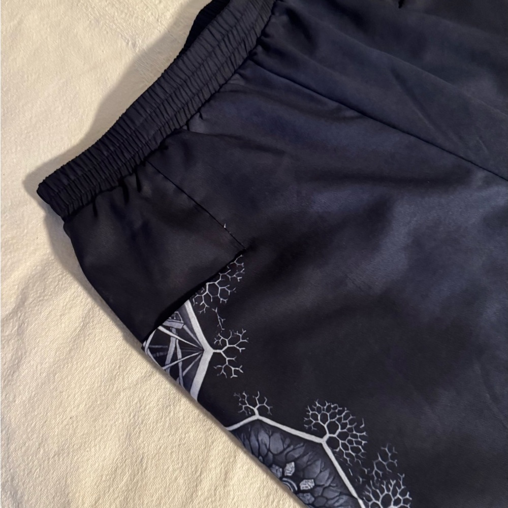 Geometric Patterned Wide-Leg Pants - Picture 5 of 9
